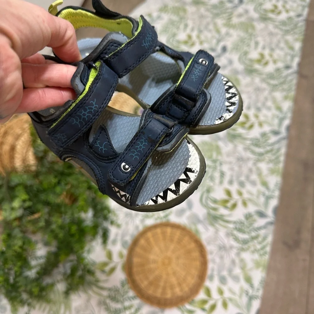 Carter's Toddler Boy Strap Open Toe Shark Theme Sandals Size 8